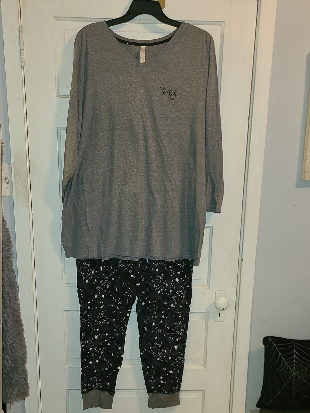 Cacique Gray Long-Sleeve Top with Black Star-Print Joggers